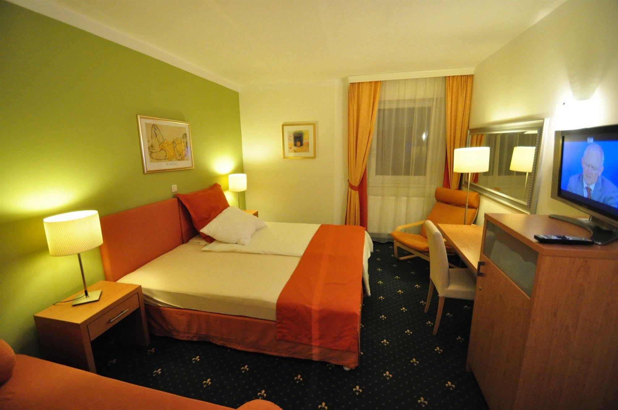 Hotel Kreuzwirt Engerwitzdorf Екстер'єр фото
